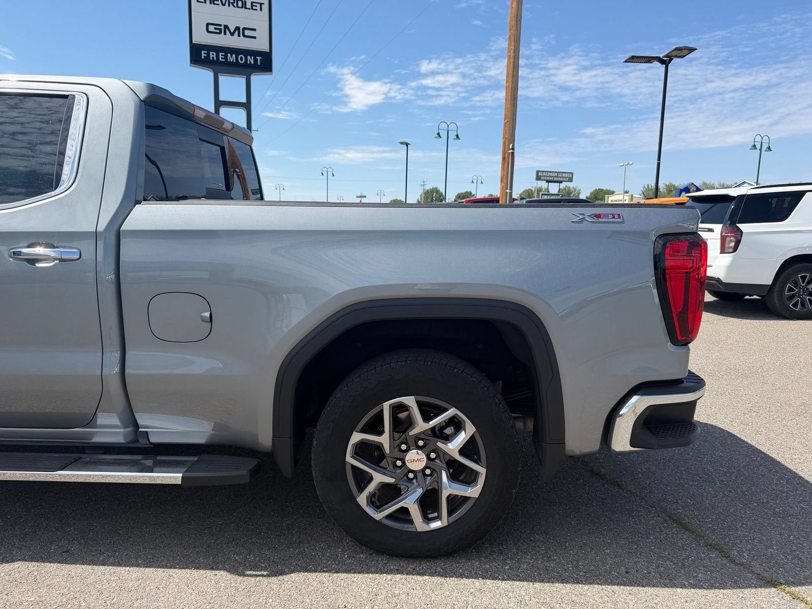 2024 GMC Sierra 1500 SLT