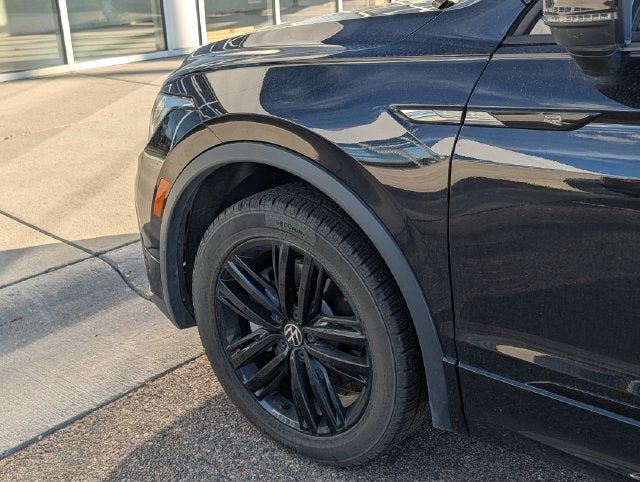 2022 Volkswagen Tiguan 2.0T SE R-Line Black