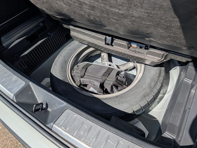 2023 Toyota Venza Limited - Photo 12