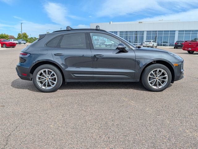2022 Porsche Macan Base