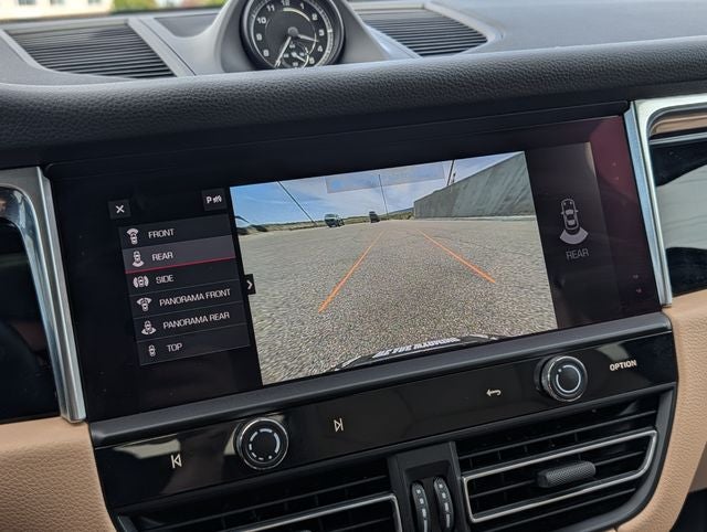 2022 Porsche Macan Base