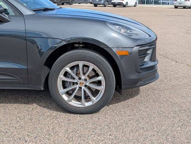 2022 Porsche Macan Base