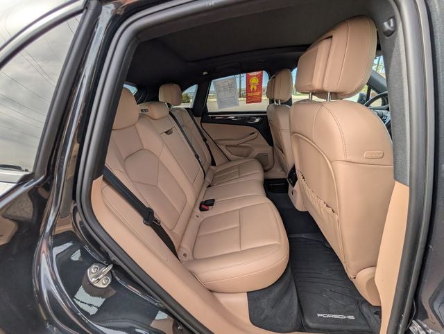 2022 Porsche Macan Base