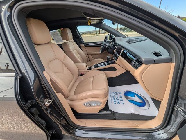 2022 Porsche Macan Base