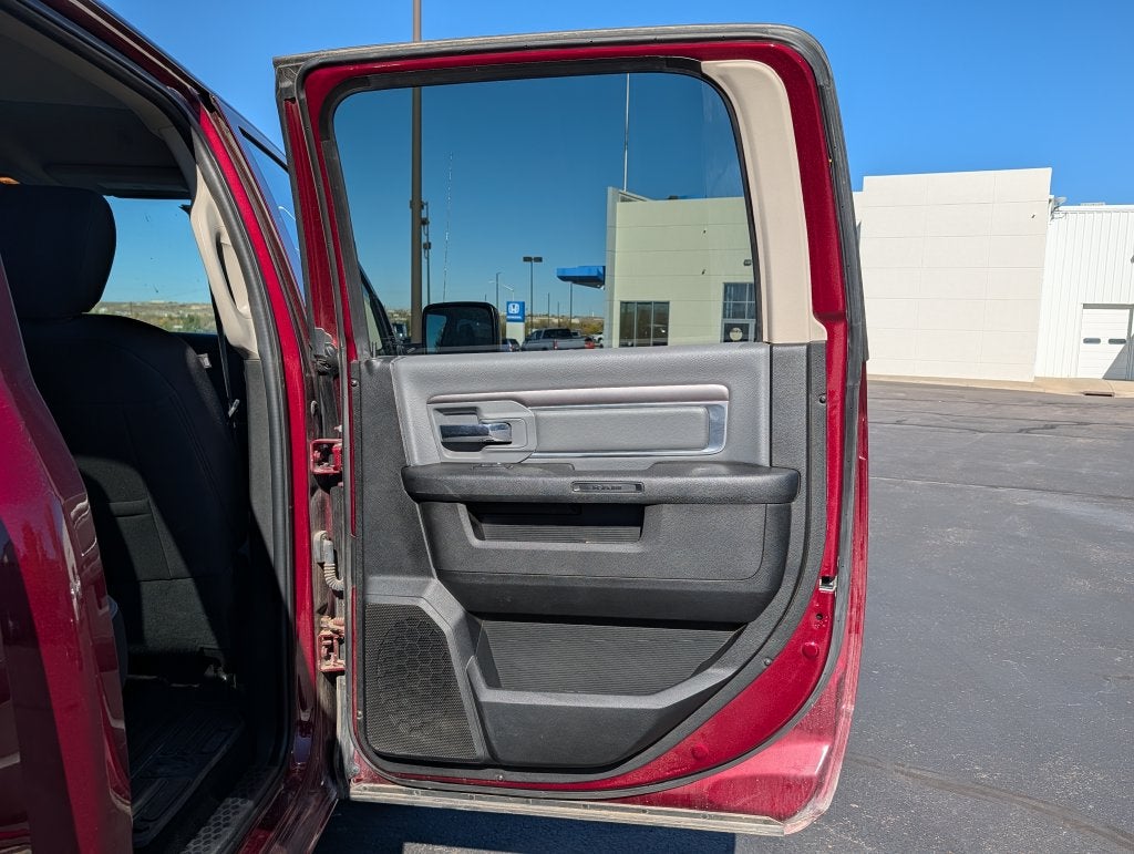 2023 RAM 1500 SLT