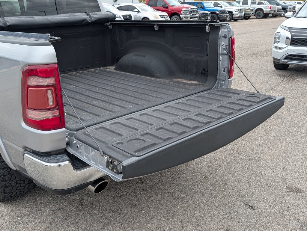2019 RAM 1500 Laie Crew Cab 4x4 5'7' Box