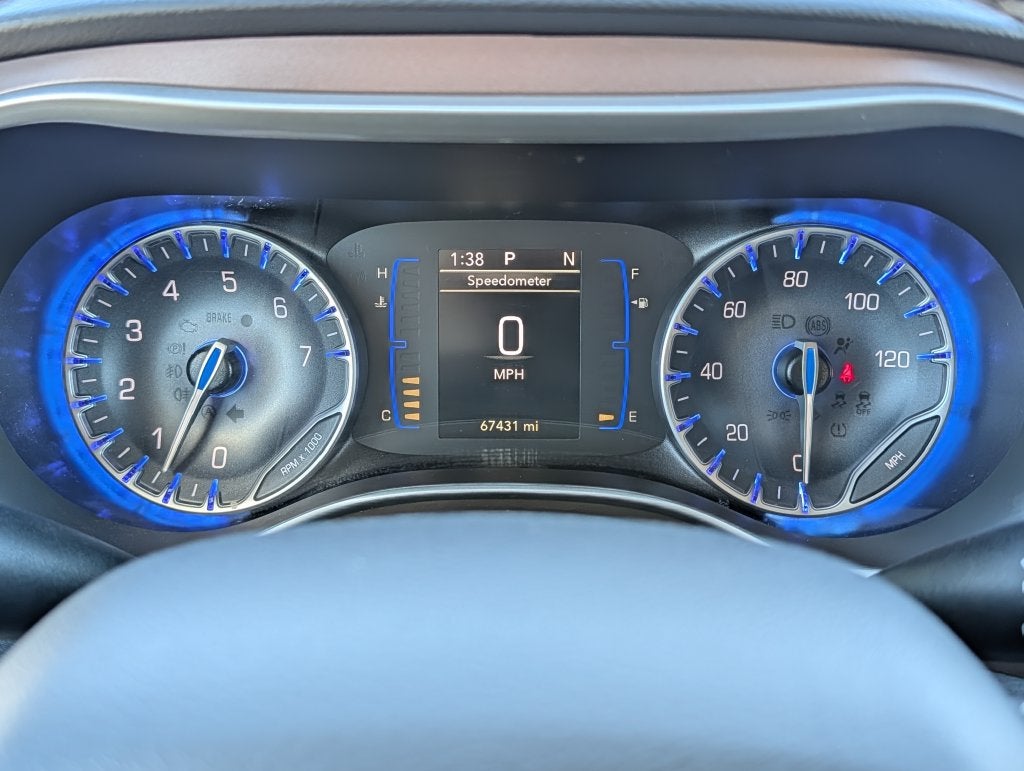 2023 Chrysler Voyager LX