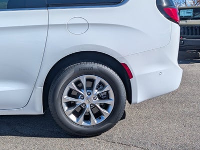 2024 Chrysler Pacifica Touring L AWD