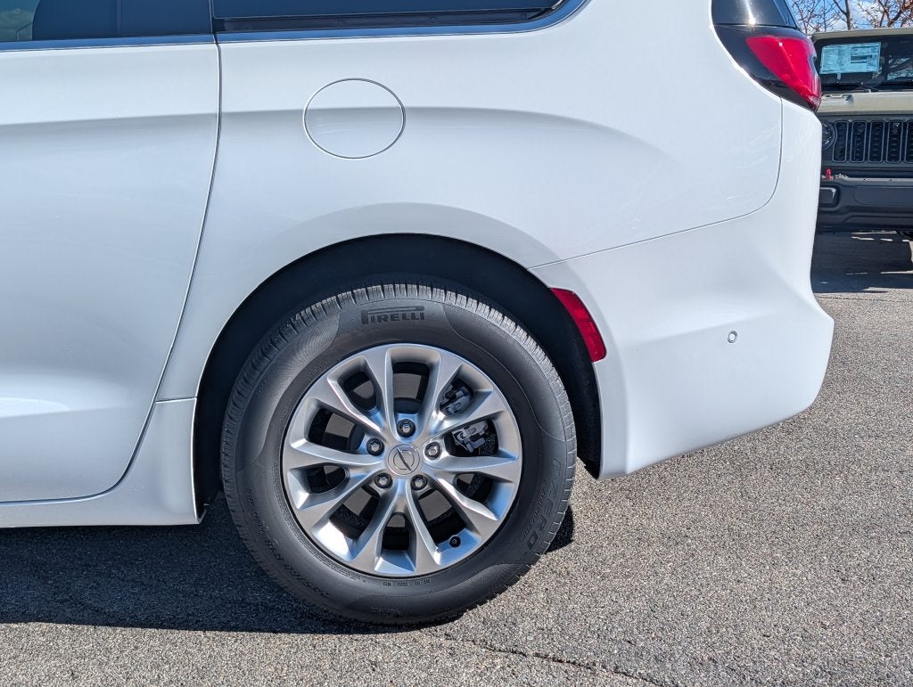2024 Chrysler Pacifica Touring L AWD