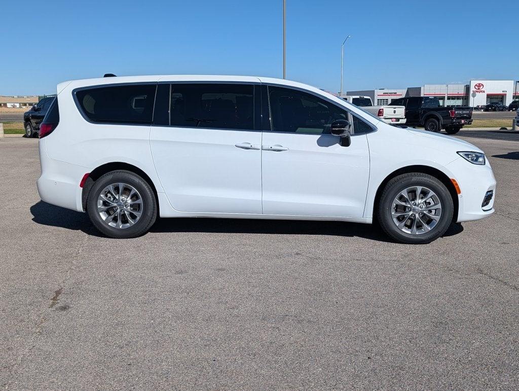 2024 Chrysler Pacifica Touring L AWD