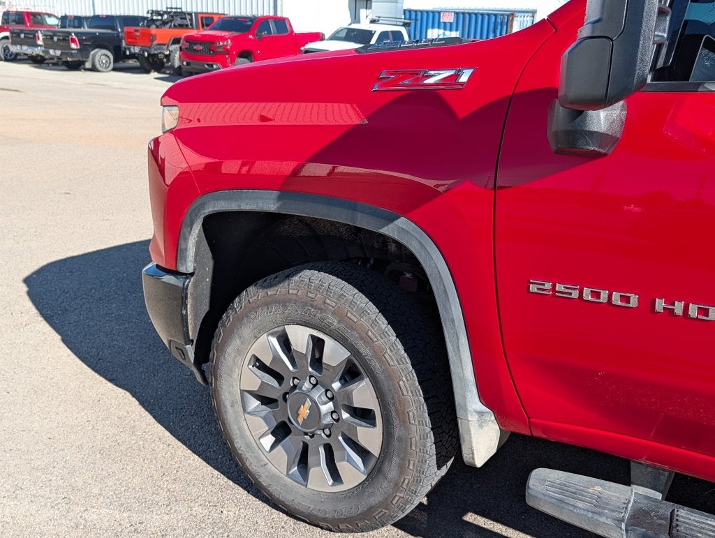 2025 Chevrolet Silverado 2500HD 4WD Crew Cab Standard Bed Custom