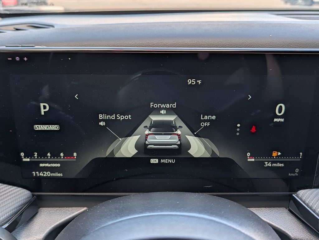 2025 Nissan Kicks SR