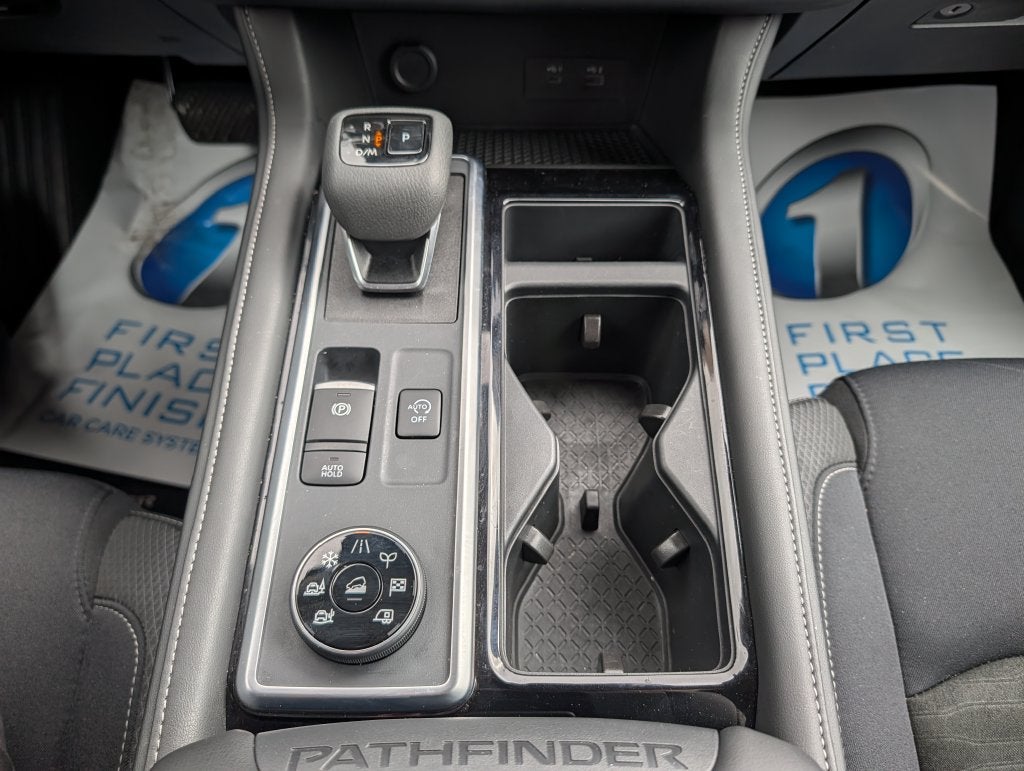 2025 Nissan Pathfinder SV 4WD