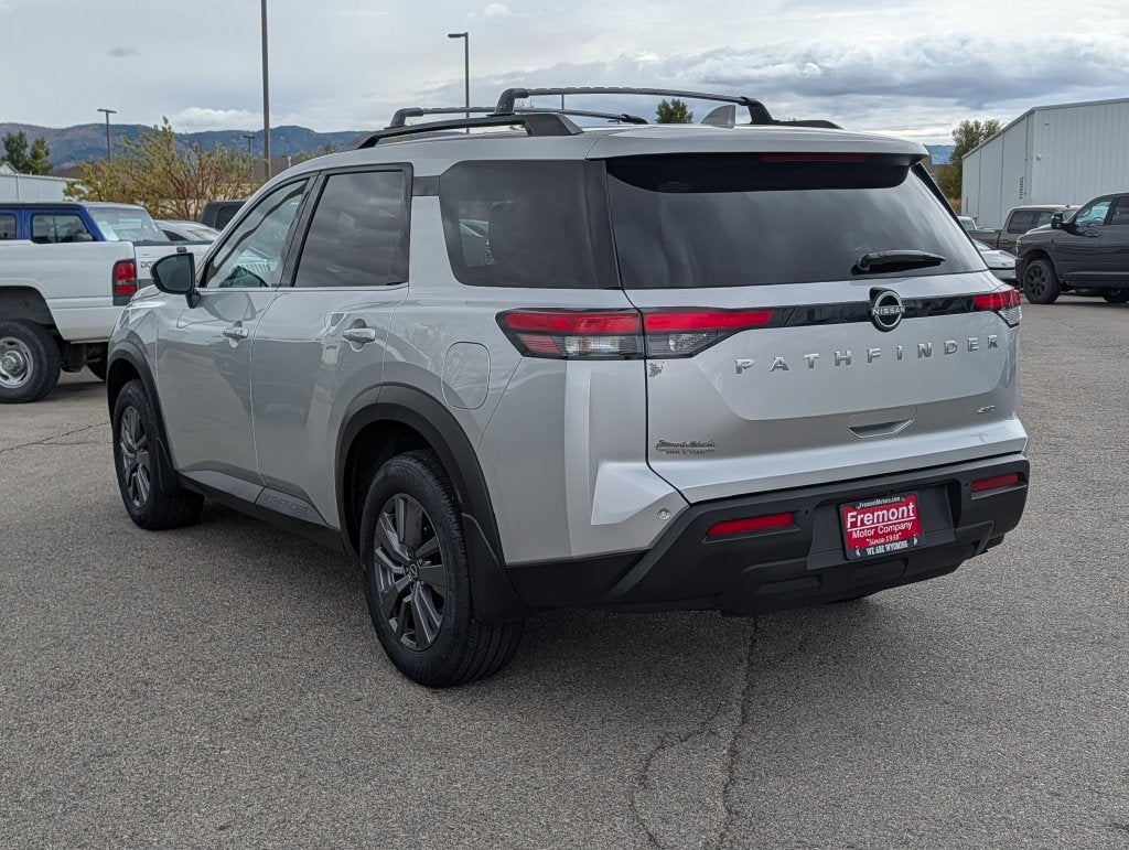 2025 Nissan Pathfinder SV 4WD