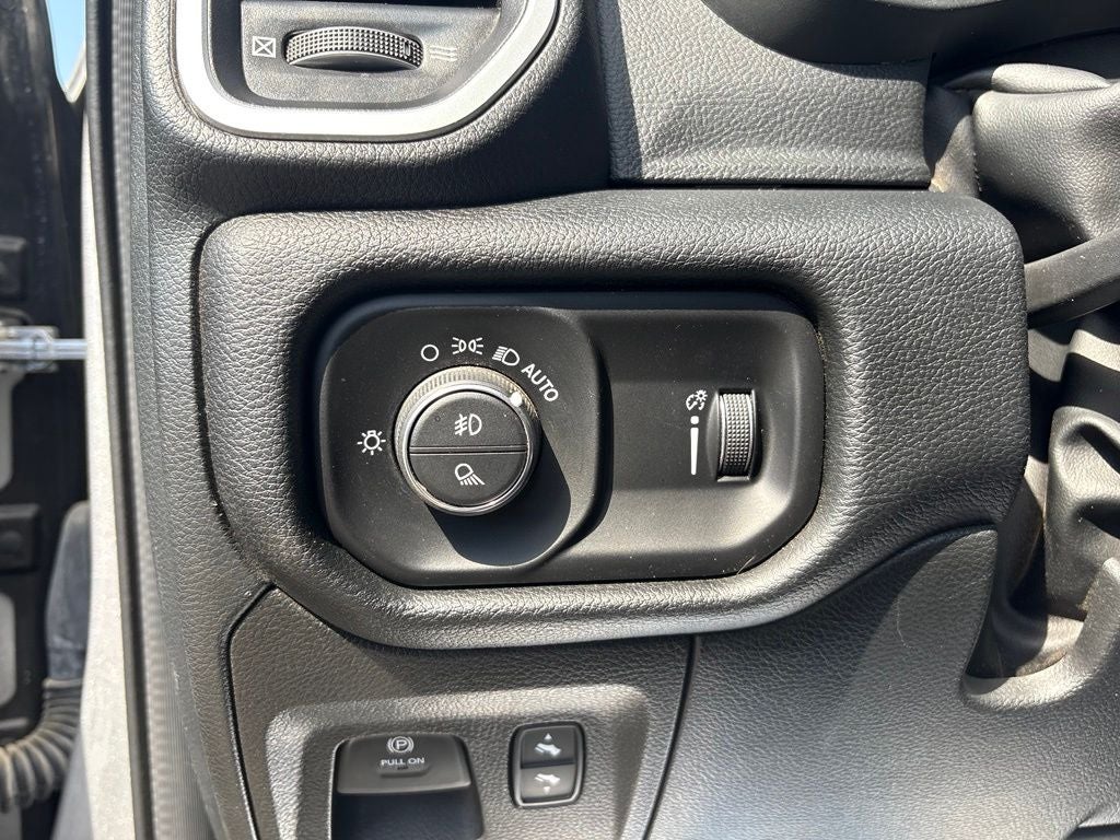2022 RAM 1500 Big Horn/Lone Star Black Widow PKG