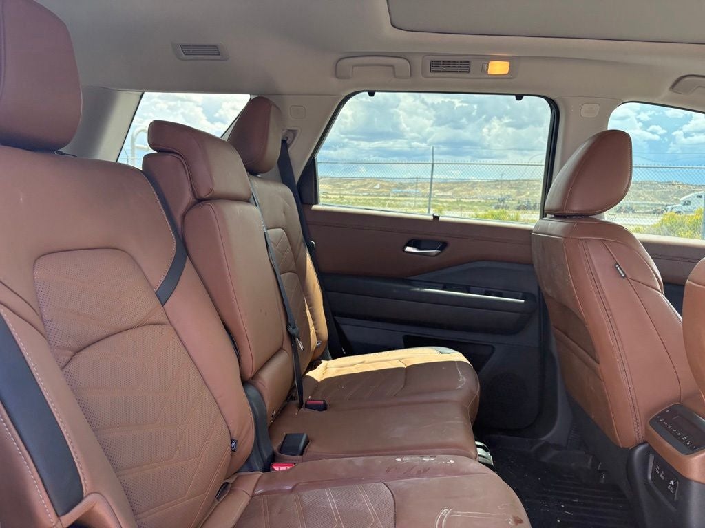 2025 Nissan Pathfinder Platinum