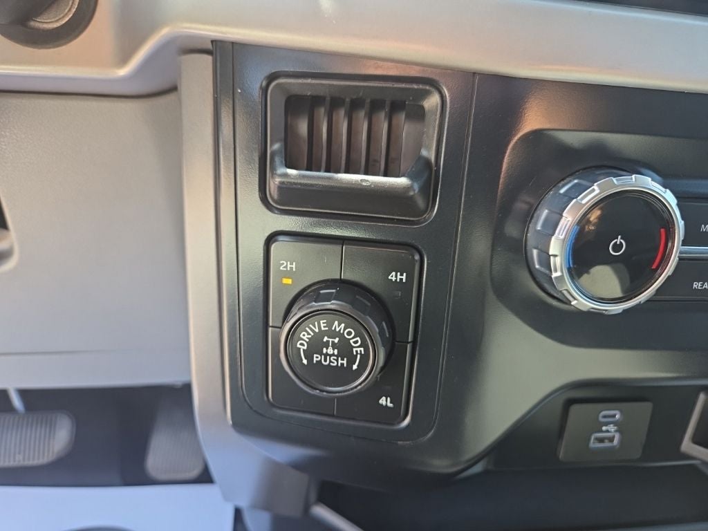 2022 Ford F-150 Base