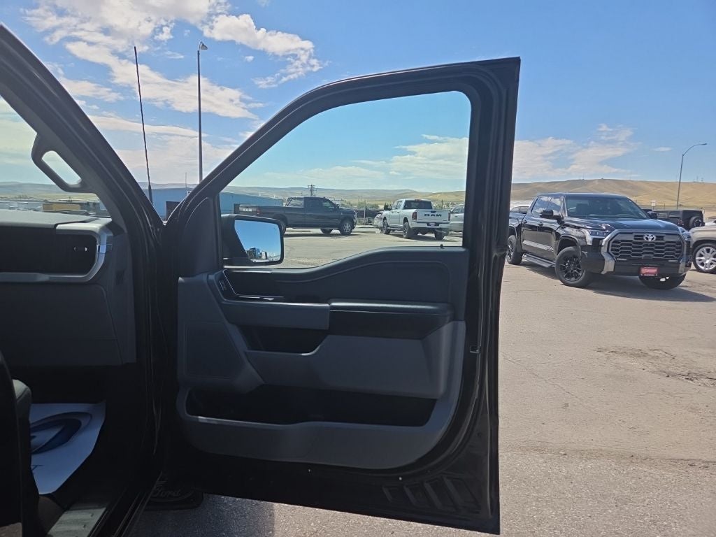 2022 Ford F-150 Base