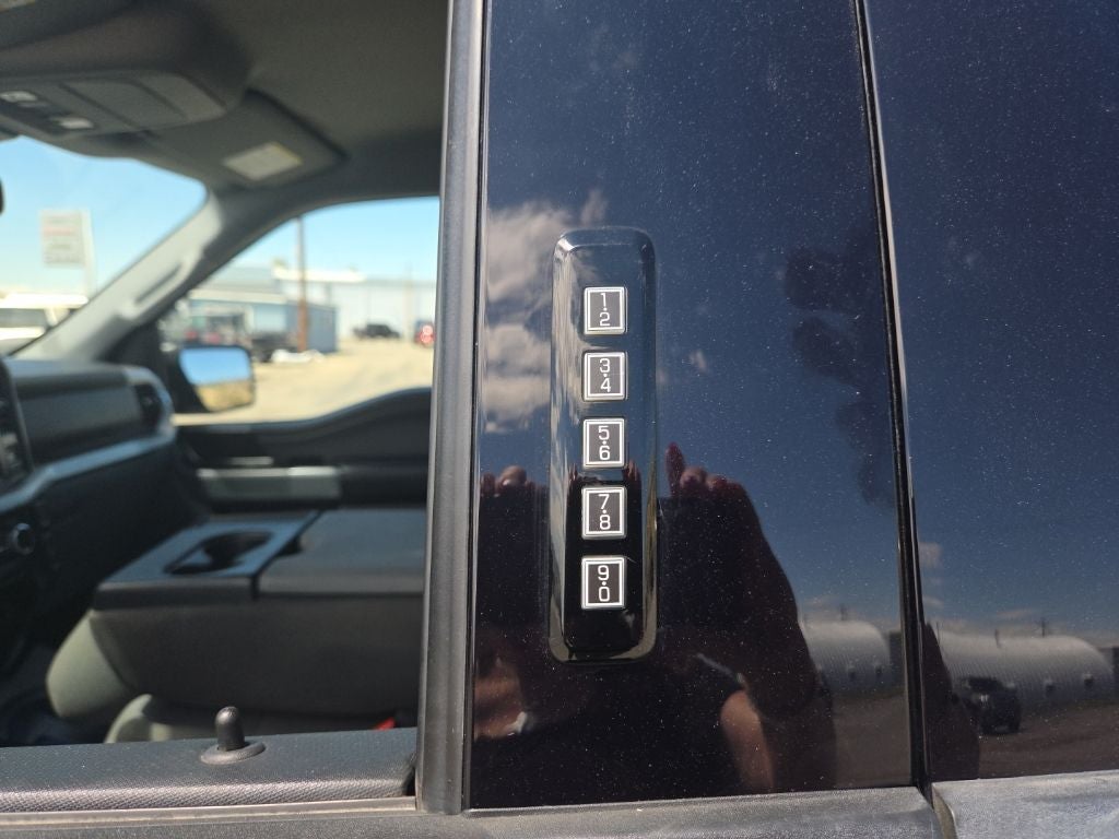 2022 Ford F-150 Base