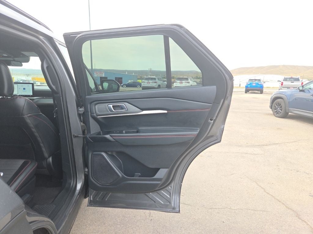 2025 Ford Explorer ST-Line 4WD