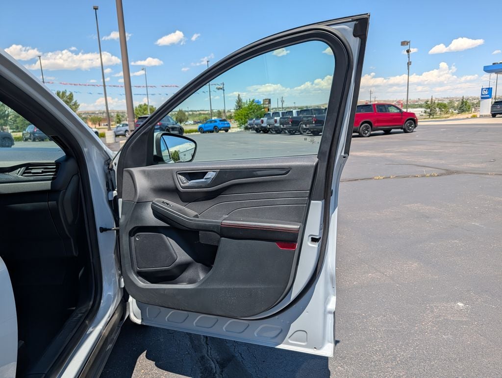 2025 Ford Escape ST-Line Select