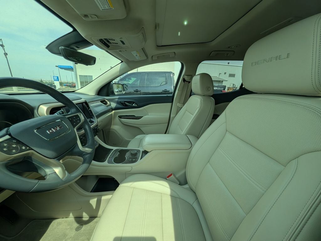 2022 GMC Acadia Denali