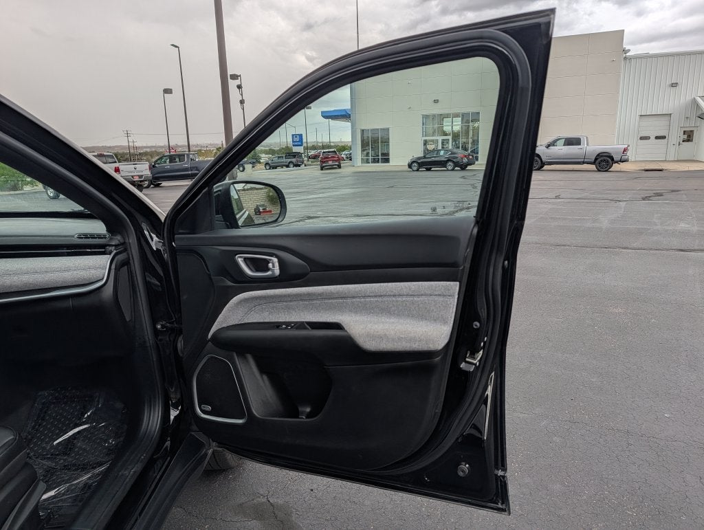 2025 Jeep Compass Latitude W/Sunroof