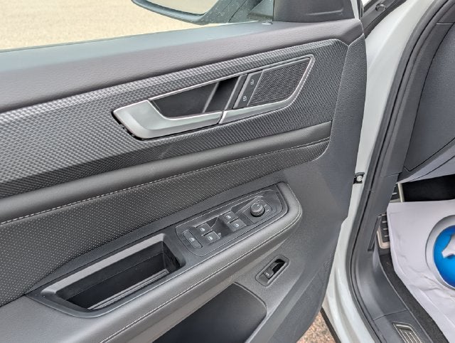 2026 Volkswagen Atlas Cross Sport SEL R-Line Black