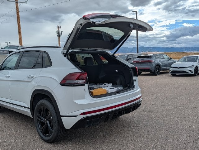 2026 Volkswagen Atlas Cross Sport SEL R-Line Black