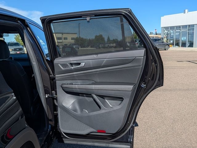 2026 Volkswagen Atlas Cross Sport SEL Premium R-Line