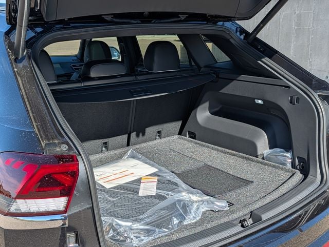 2026 Volkswagen Atlas Cross Sport SEL Premium R-Line