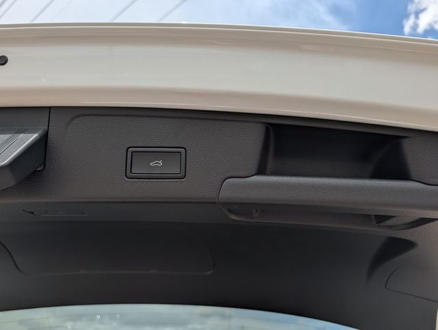 2026 Volkswagen Atlas Cross Sport SEL Premium R-Line
