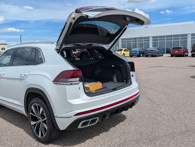 2026 Volkswagen Atlas Cross Sport SEL Premium R-Line