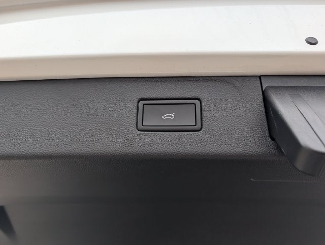 2027 Volkswagen Atlas SE w/Technology