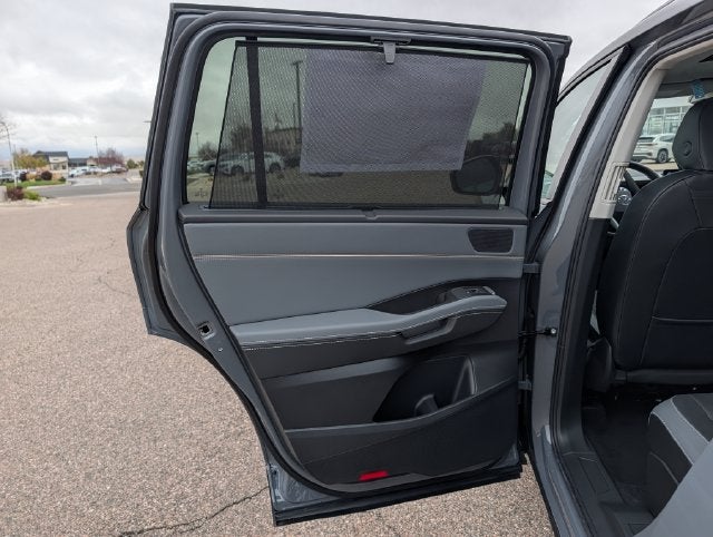2027 Volkswagen Atlas SE w/Technology