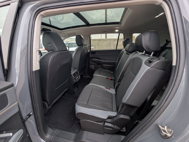 2027 Volkswagen Atlas SE w/Technology