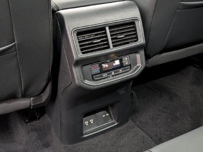 2027 Volkswagen Atlas SE w/Technology