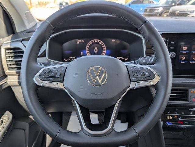 2025 Volkswagen Taos 1.5T SE Black