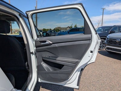2025 Volkswagen Taos 1.5T SE Black