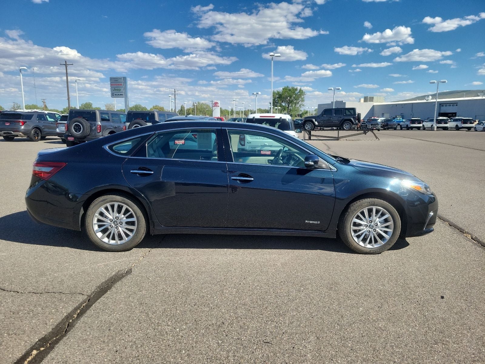2016 Toyota Avalon Hybrid Base