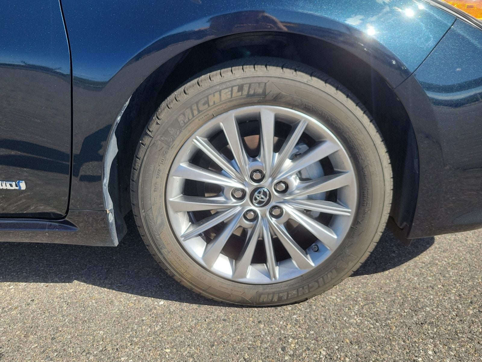 2016 Toyota Avalon Hybrid Base